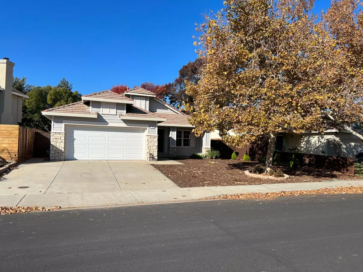 3 Beds • 2 Bath floor plan