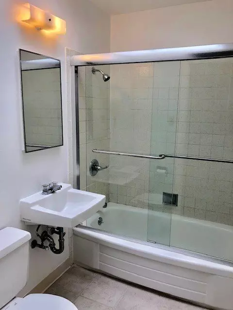 2 Beds • 1 Bath 6816 floor plan