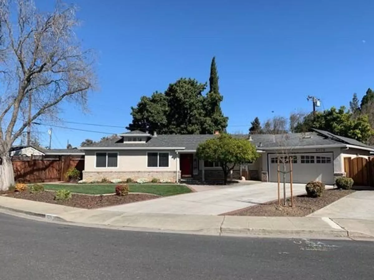 4 Beds • 2 Bath floor plan