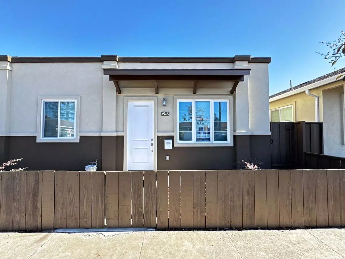 2 Beds • 2 Bath 22856 floor plan