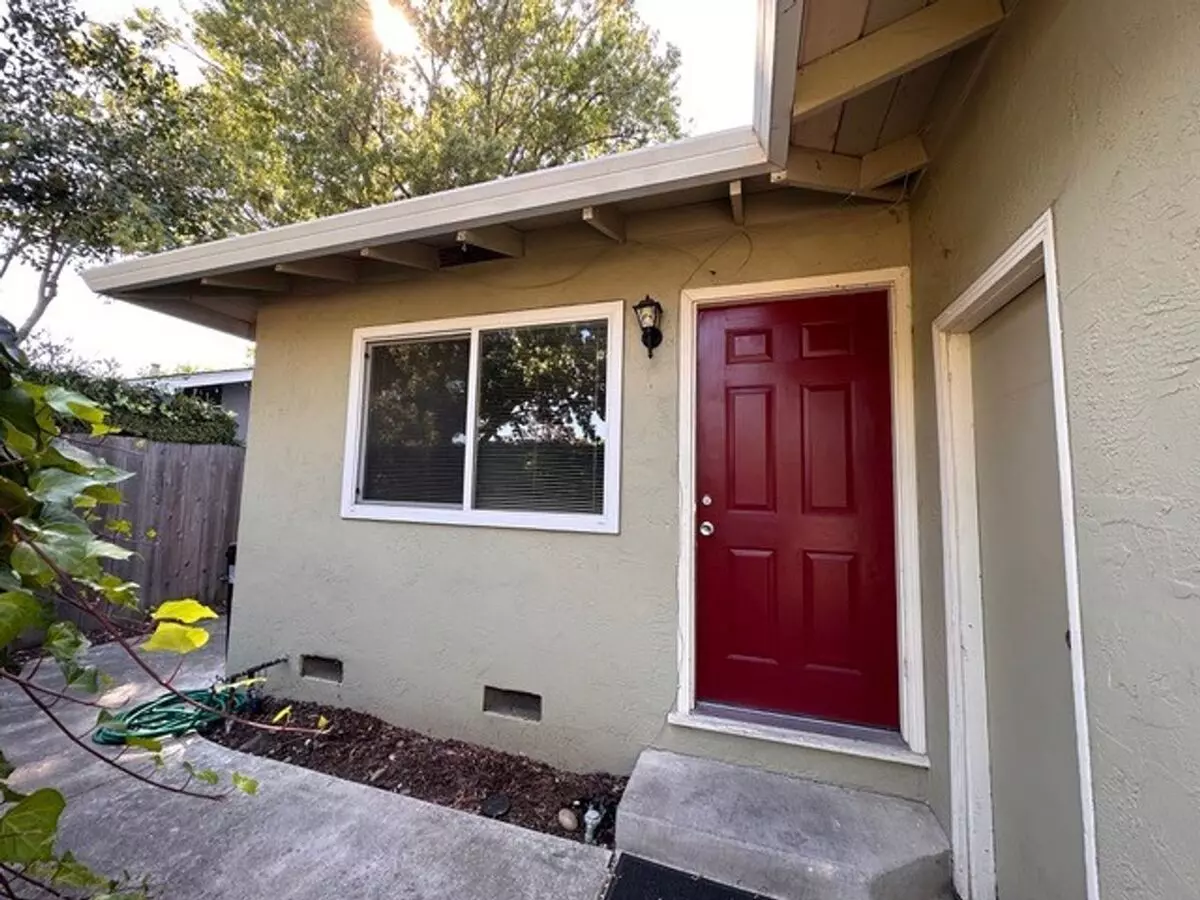 2 Beds • 1 Bath floor plan