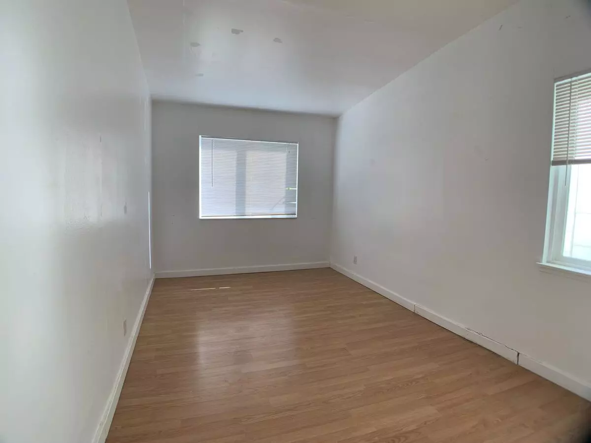 2 Beds • 1 Bath floor plan