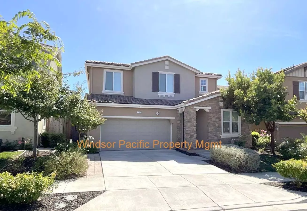4 Beds • 3 Bath - floor plan