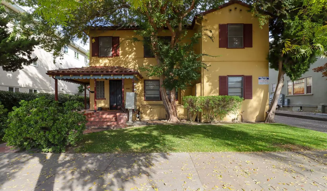 2 Beds • 1 Bath floor plan
