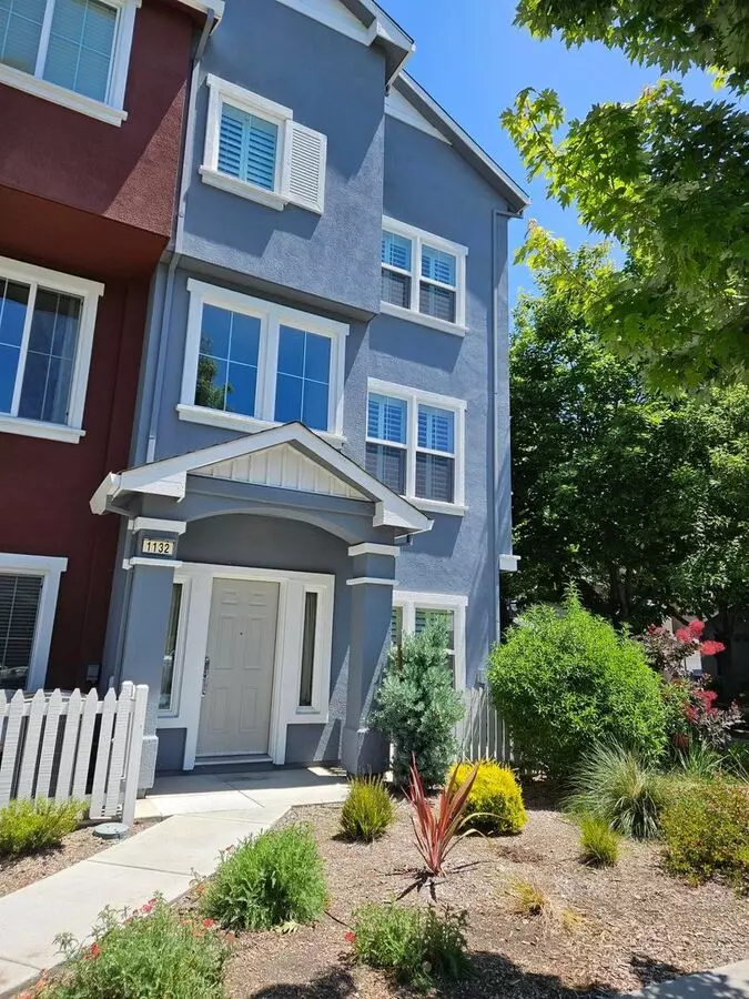 3 Beds • 3 Bath - floor plan