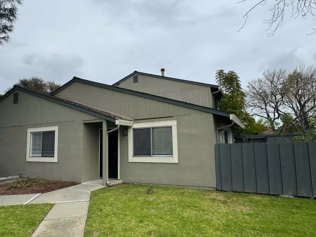 2 Beds • 1 Bath floor plan