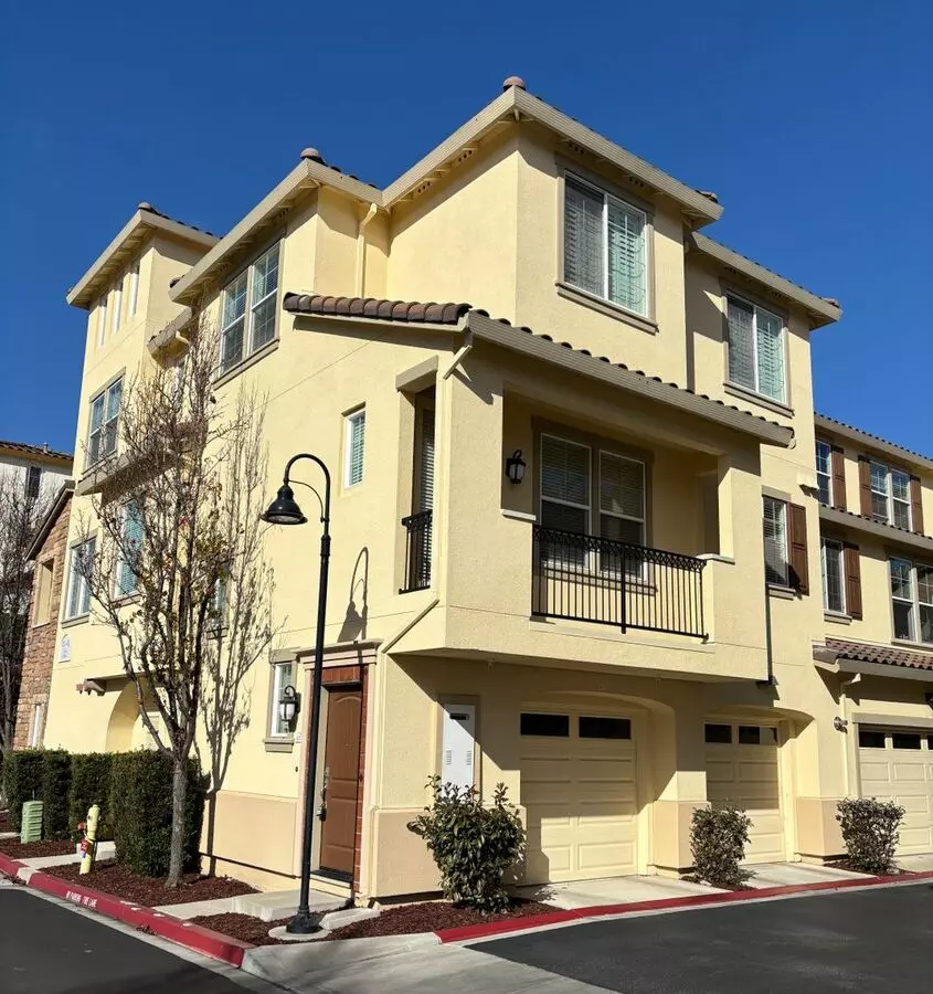 2 Beds • 2 Bath - floor plan