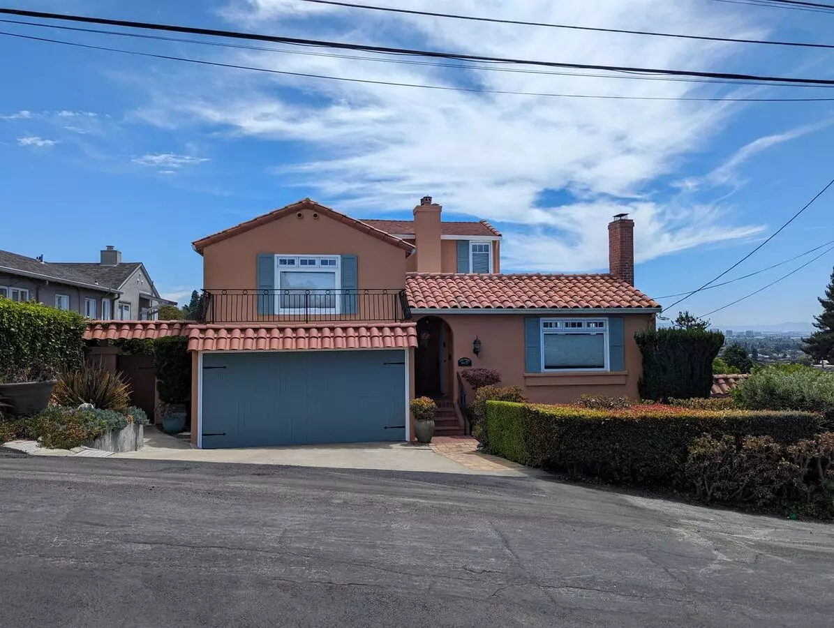 3 Beds • 2 Bath floor plan