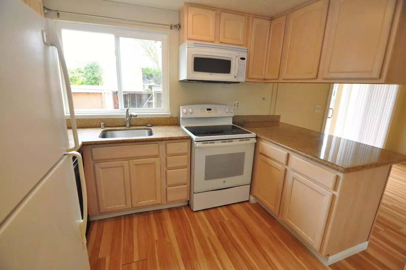 3 Beds • 1 Bath 2 floor plan