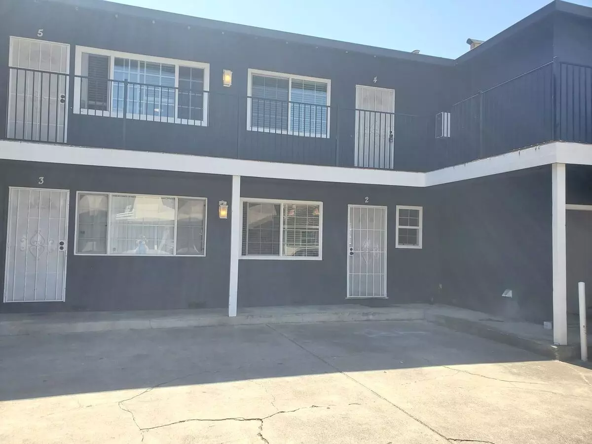 2 Beds • 1 Bath 4 floor plan