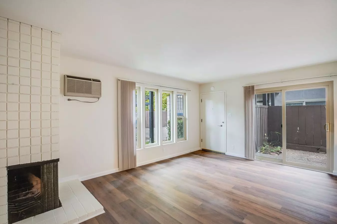1 Bed • 1 Bath 05 floor plan