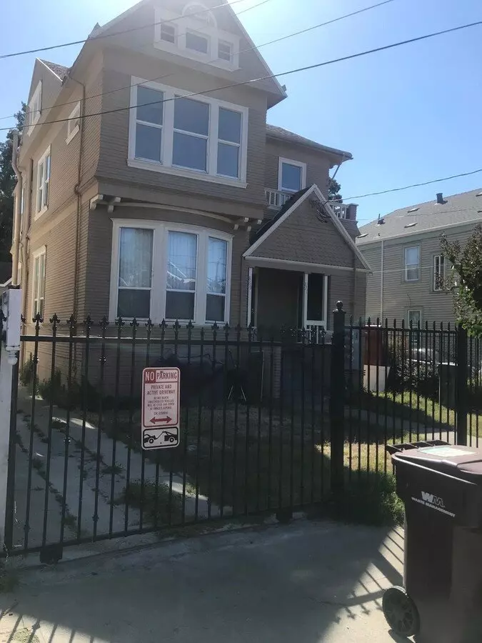 3 Beds • 1 Bath floor plan