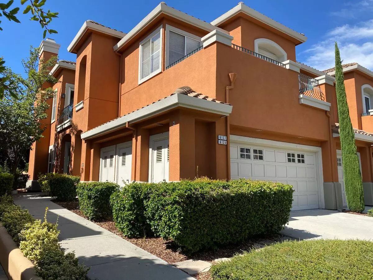 2 Beds • 2 Bath floor plan
