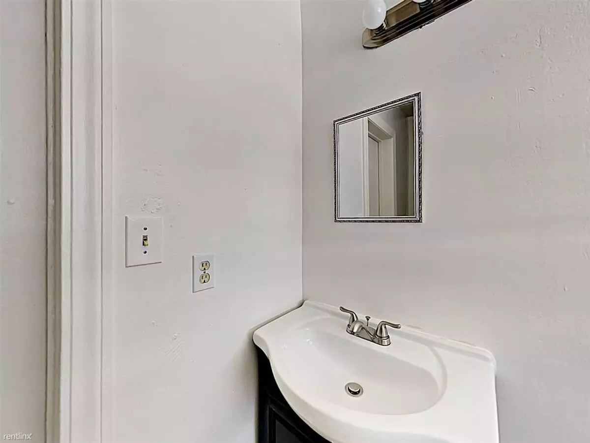 1 Bed • 1 Bath D floor plan