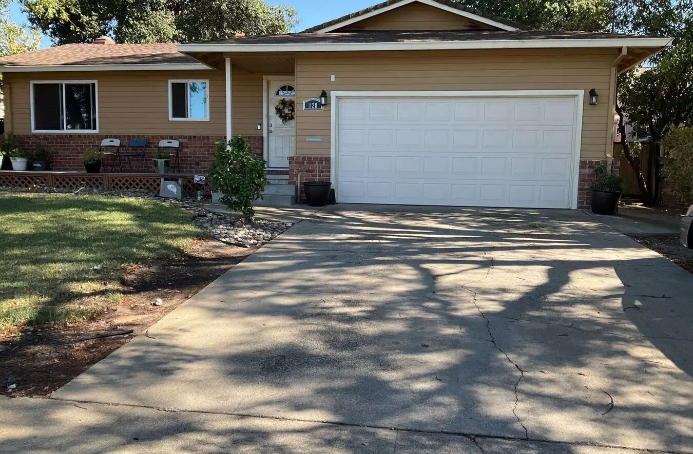 3 Beds • 2 Bath floor plan
