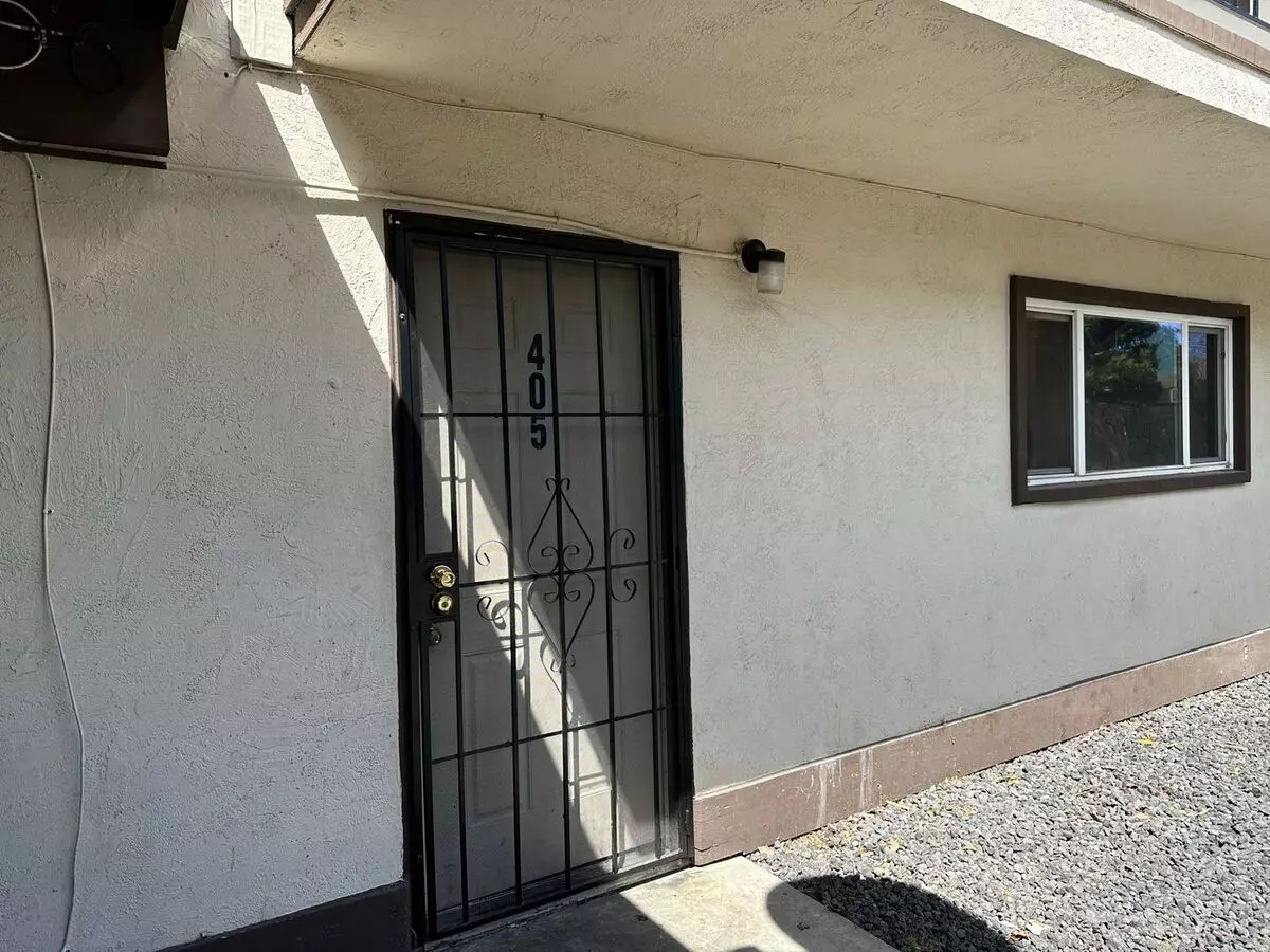 2 Beds • 1 Bath - floor plan