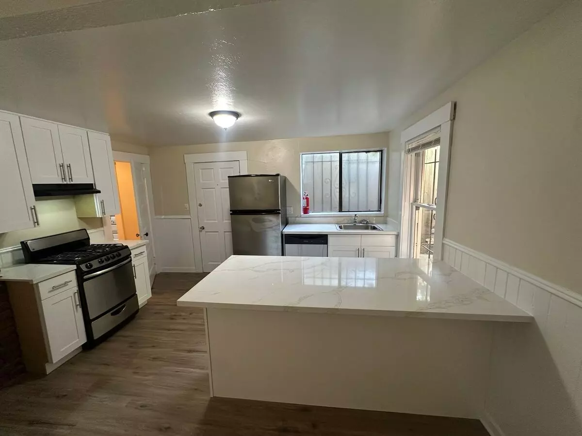 1 Bed • 1 Bath 02 floor plan