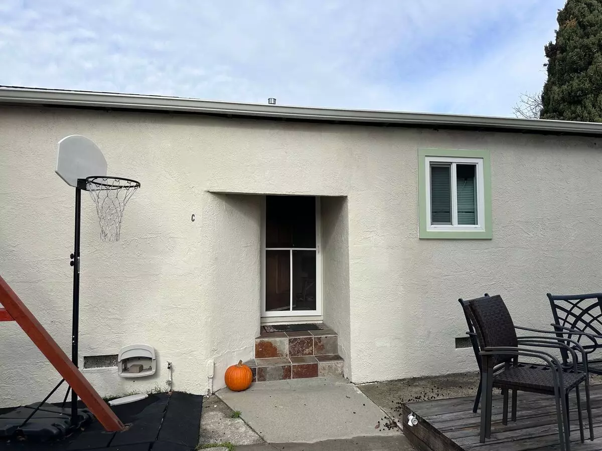 2 Beds • 1 Bath floor plan