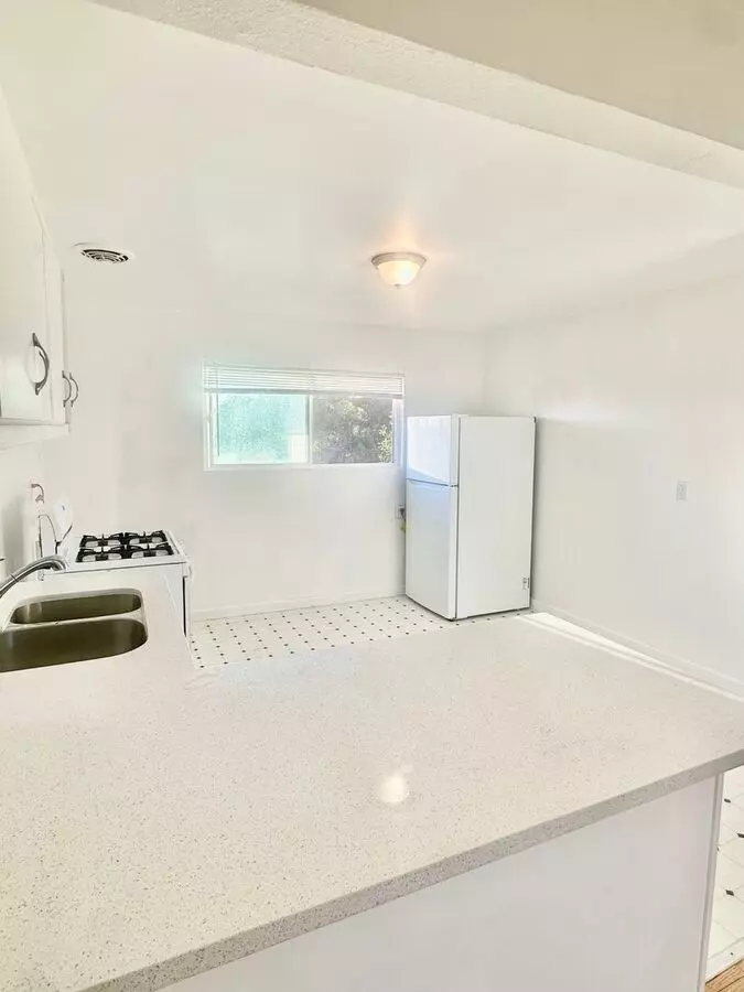 2 Beds • 1 Bath 2505B floor plan