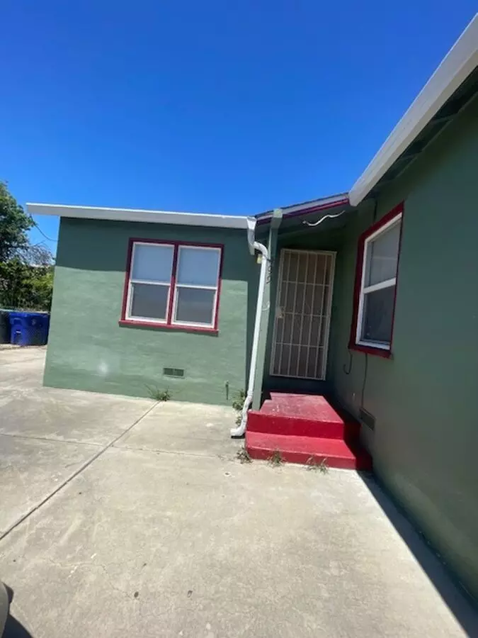 2 Beds • 1 Bath floor plan