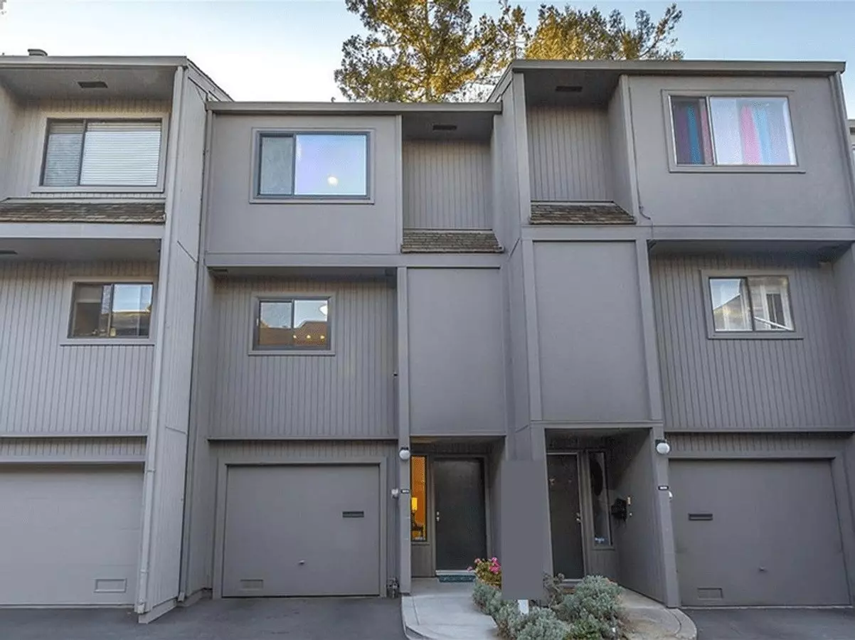 2 Beds • 2 Bath - floor plan