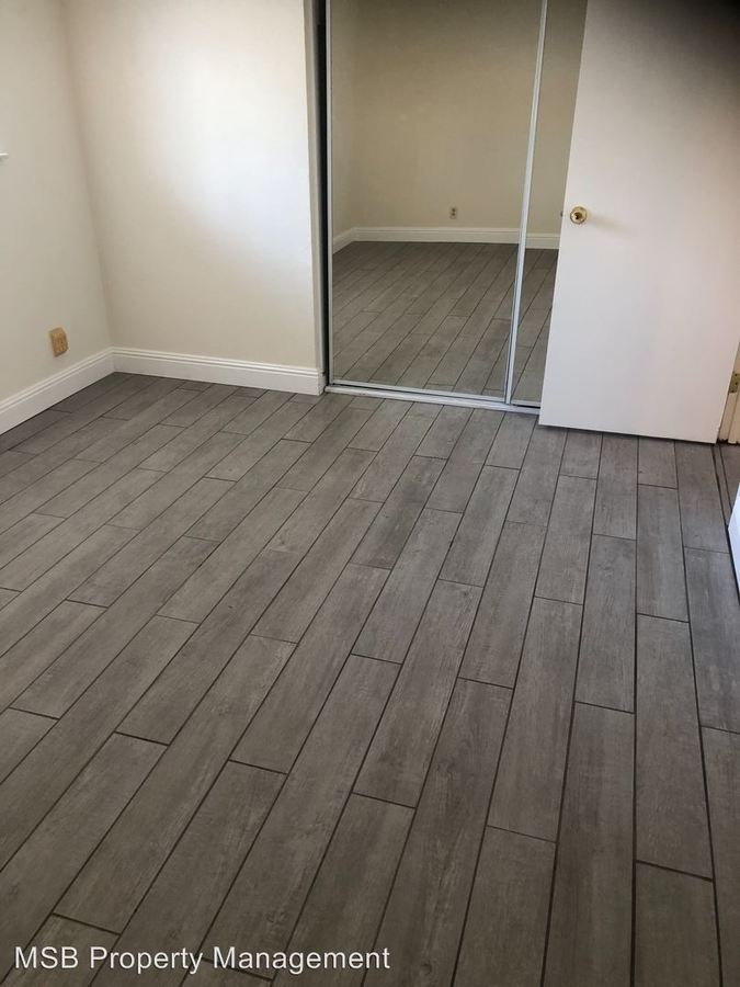 2 Beds • 1 Bath 6 floor plan