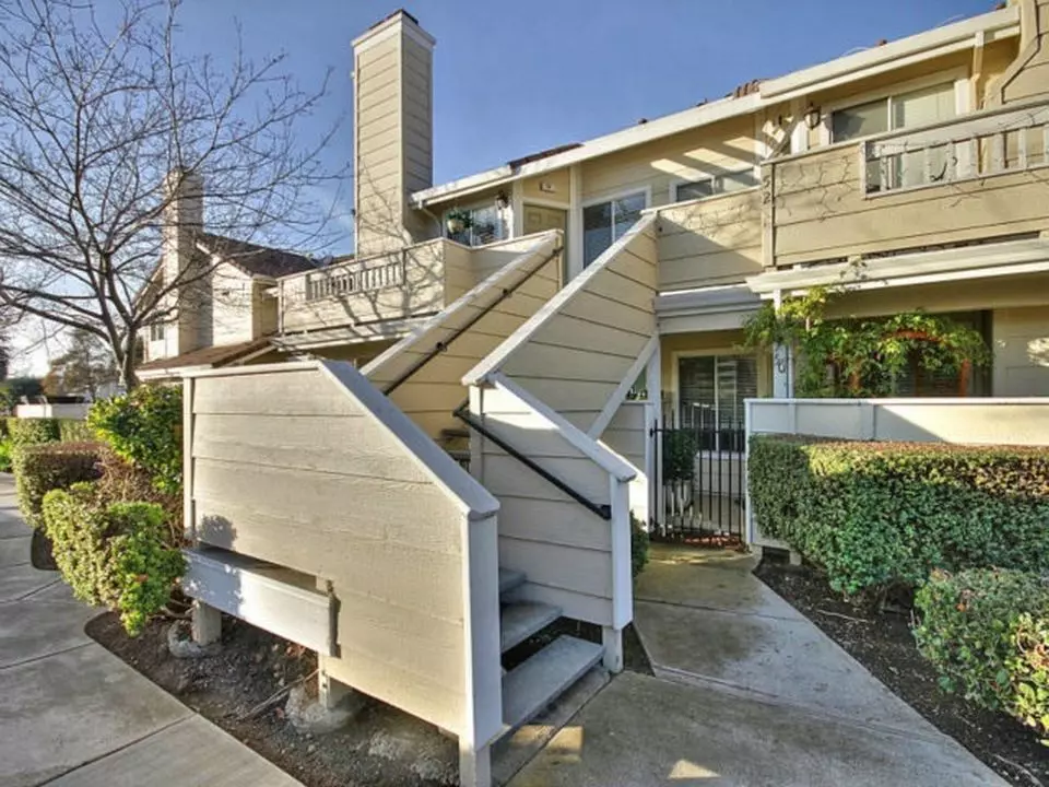 2 Beds • 2 Bath floor plan