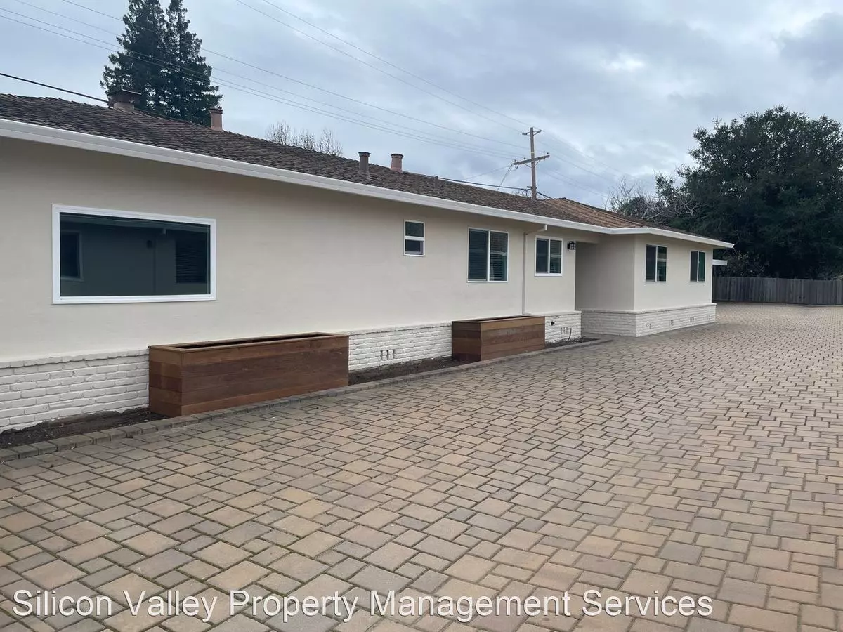 3 Beds • 3 Bath floor plan