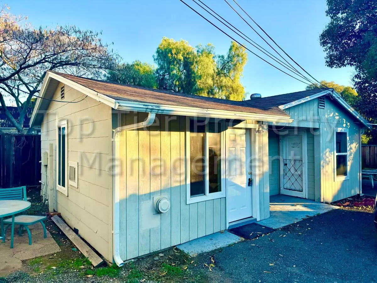 1 Bed • 1 Bath B floor plan