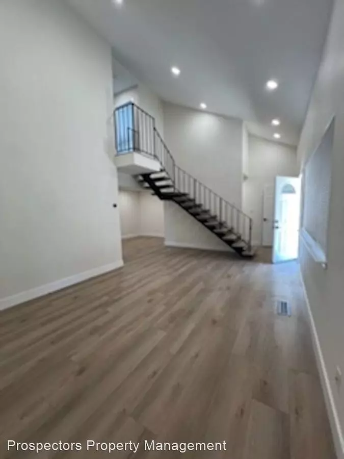 2 Beds • 1 Bath 3 floor plan