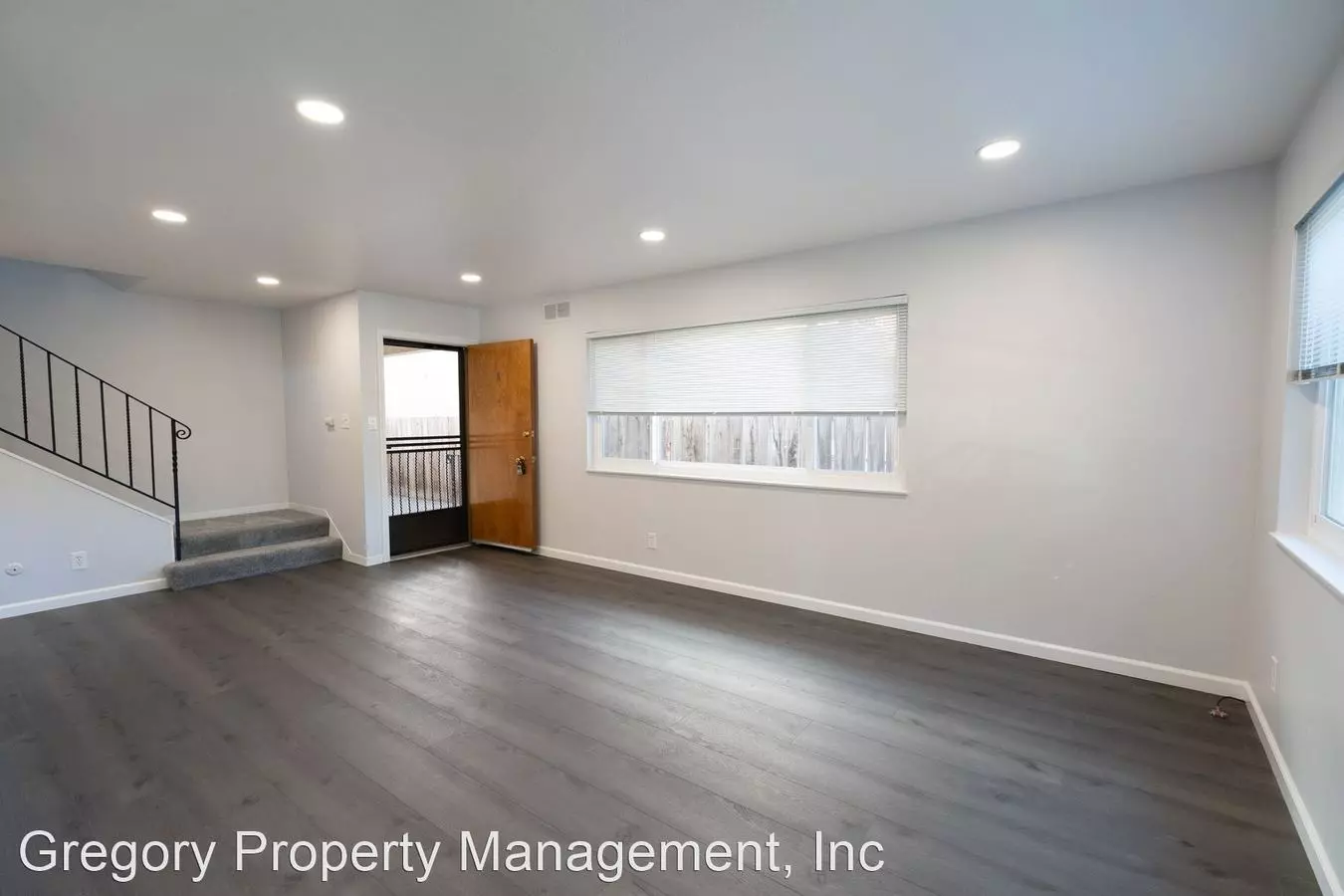 3 Beds • 1 Bath E floor plan