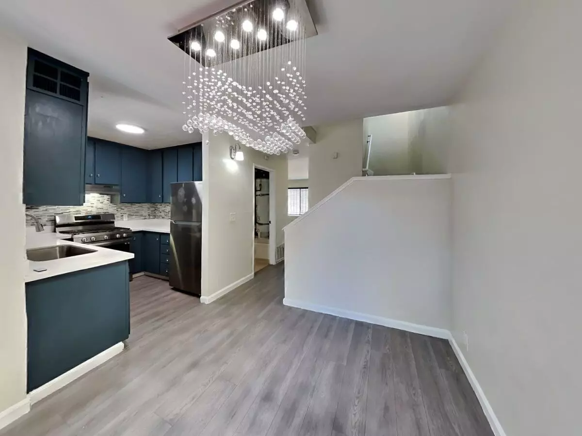 2 Beds • 1 Bath - floor plan