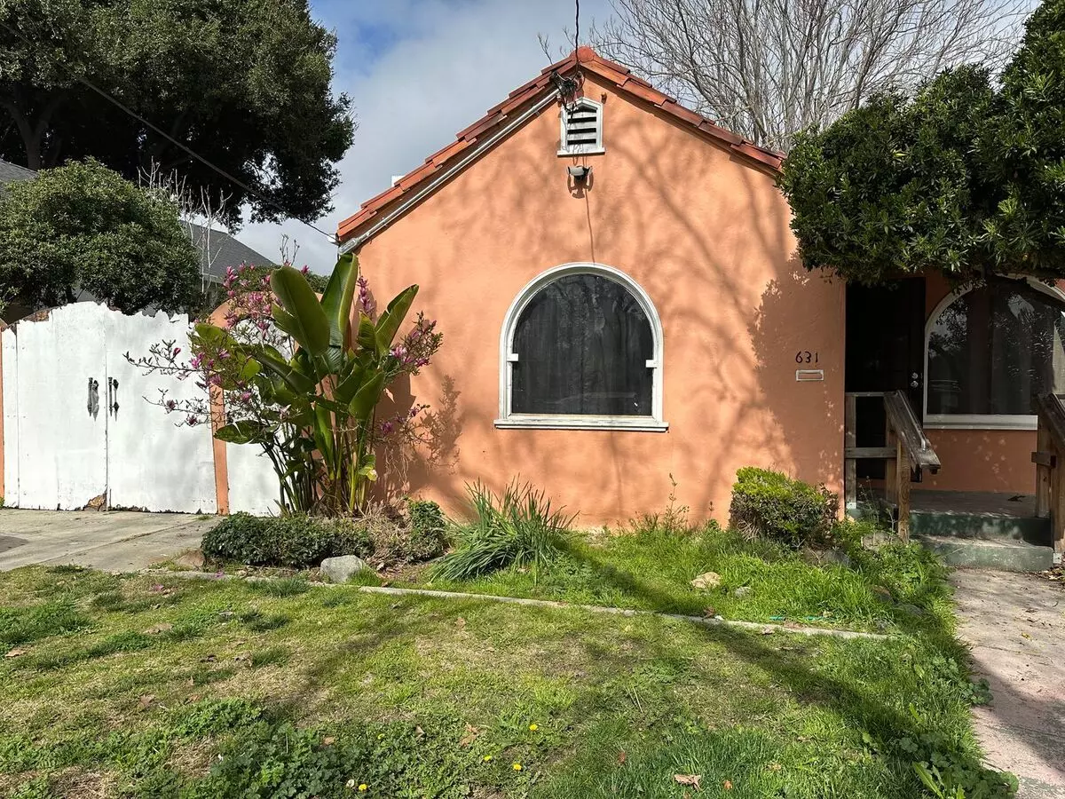 2 Beds • 2 Bath A floor plan