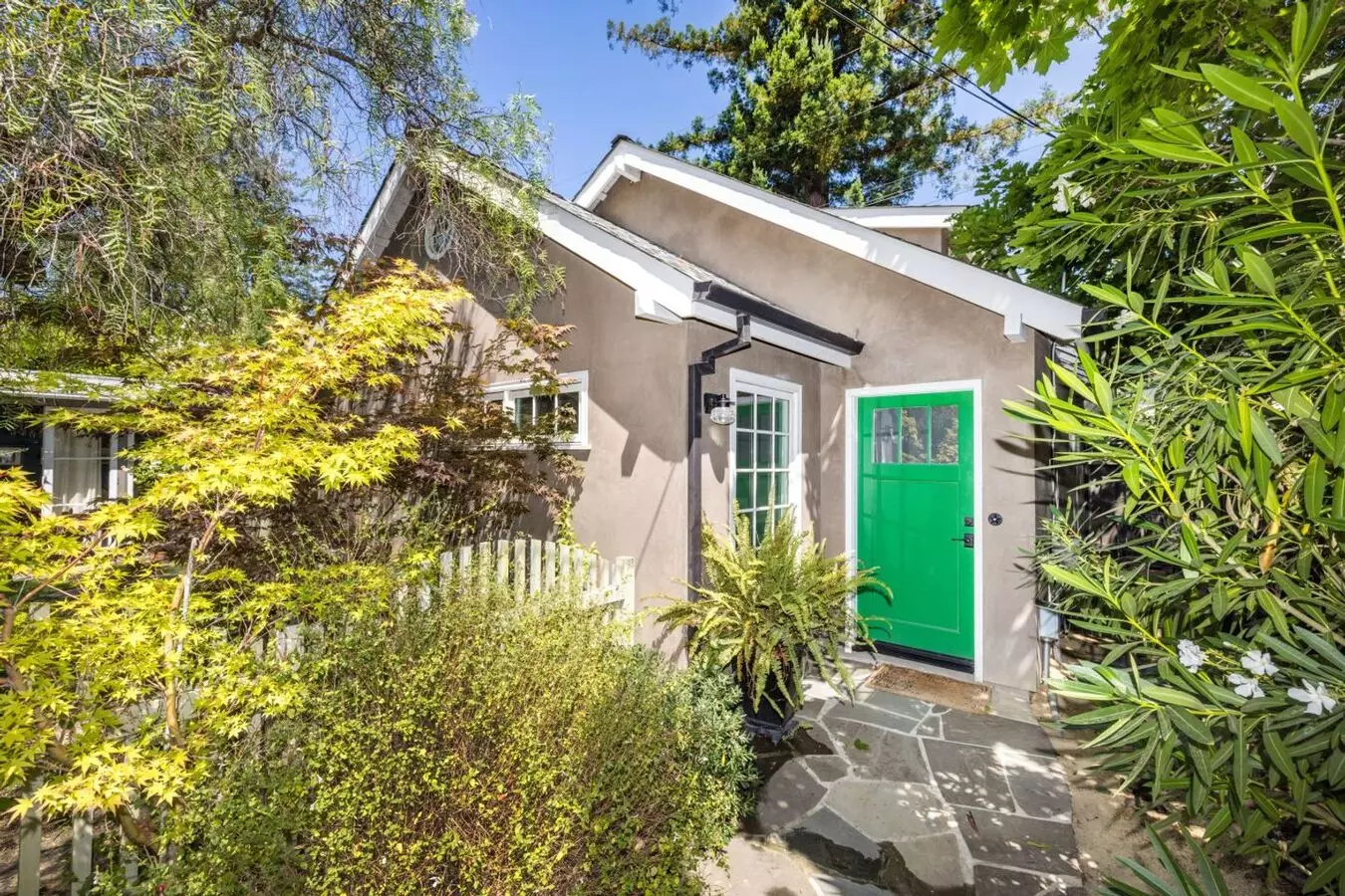 2 Beds • 1 Bath floor plan