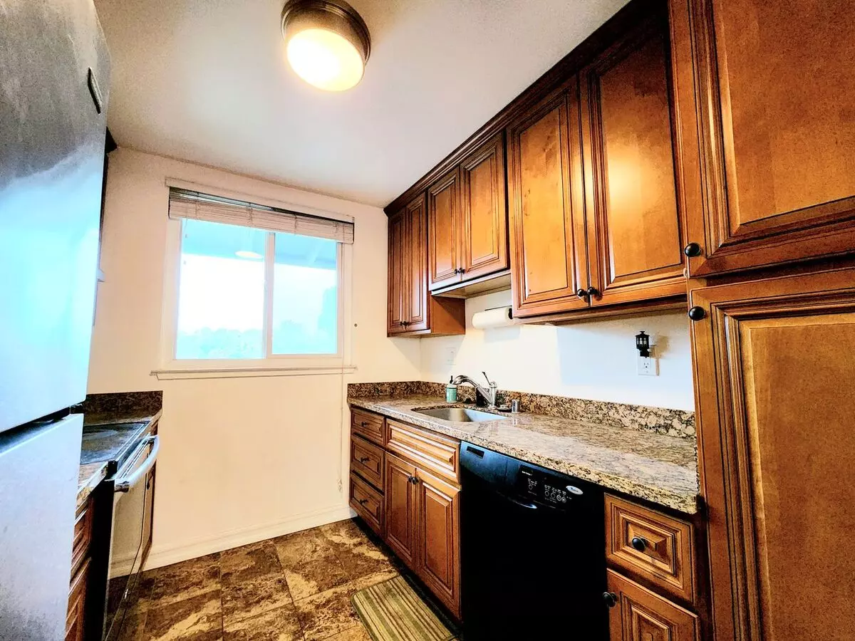 2 Beds • 2 Bath - floor plan