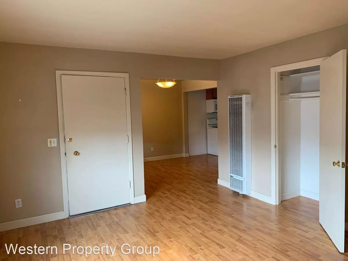 1 Bed • 1 Bath 3 floor plan