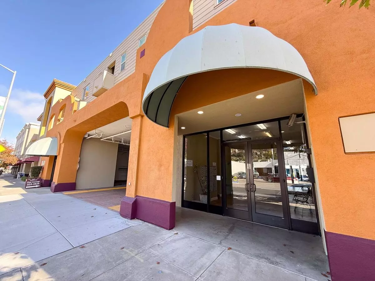2 Beds • 1 Bath - floor plan