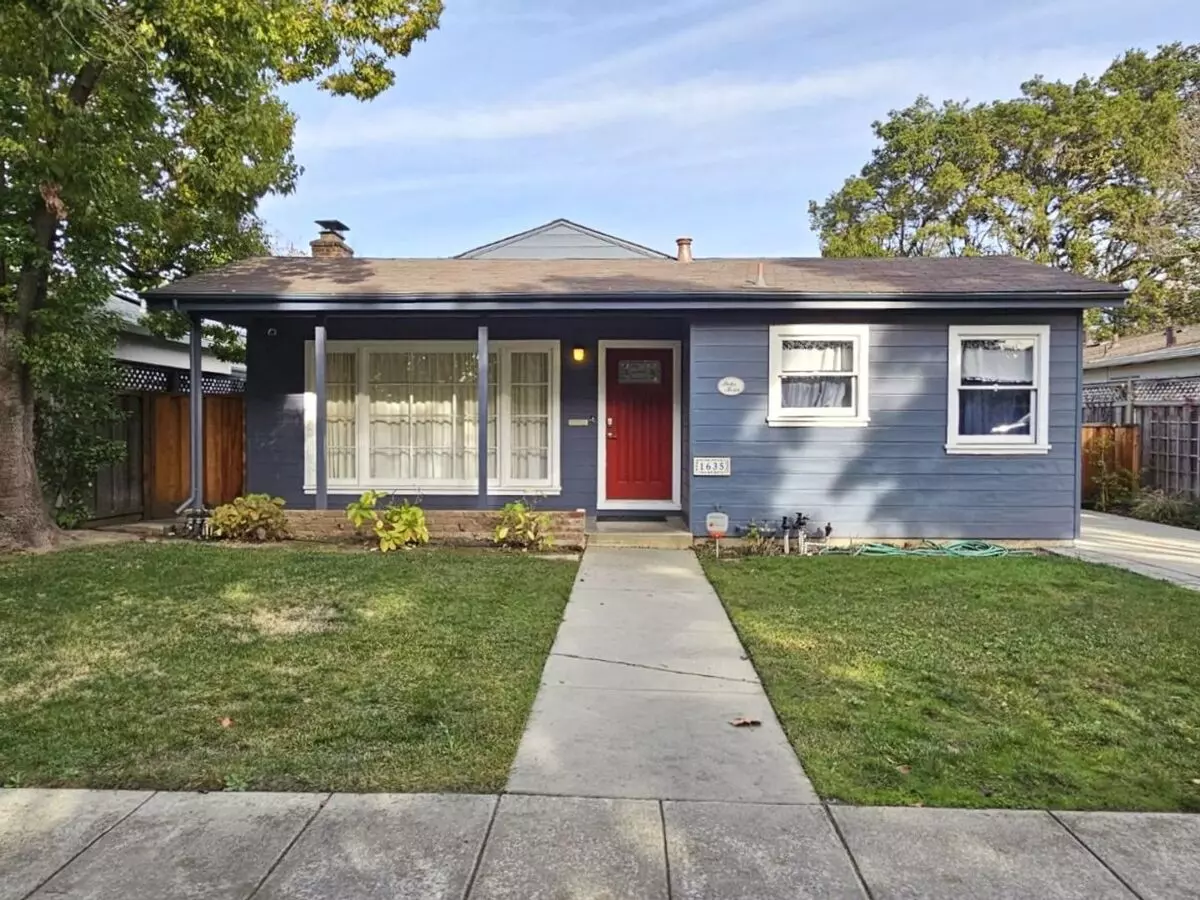 3 Beds • 2 Bath floor plan