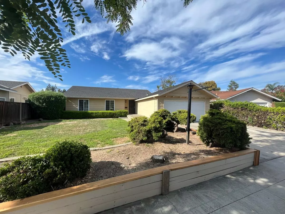 4 Beds • 2 Bath floor plan