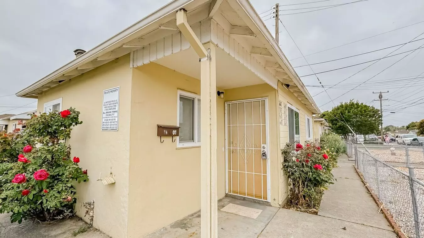 1 Bed • 1 Bath 1607 floor plan