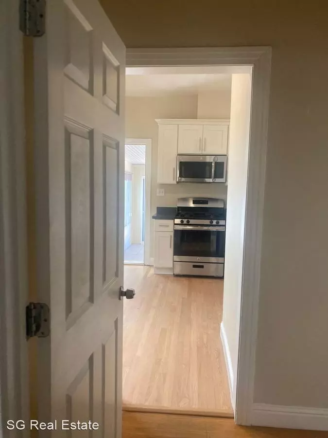 2 Beds • 1 Bath 1 floor plan