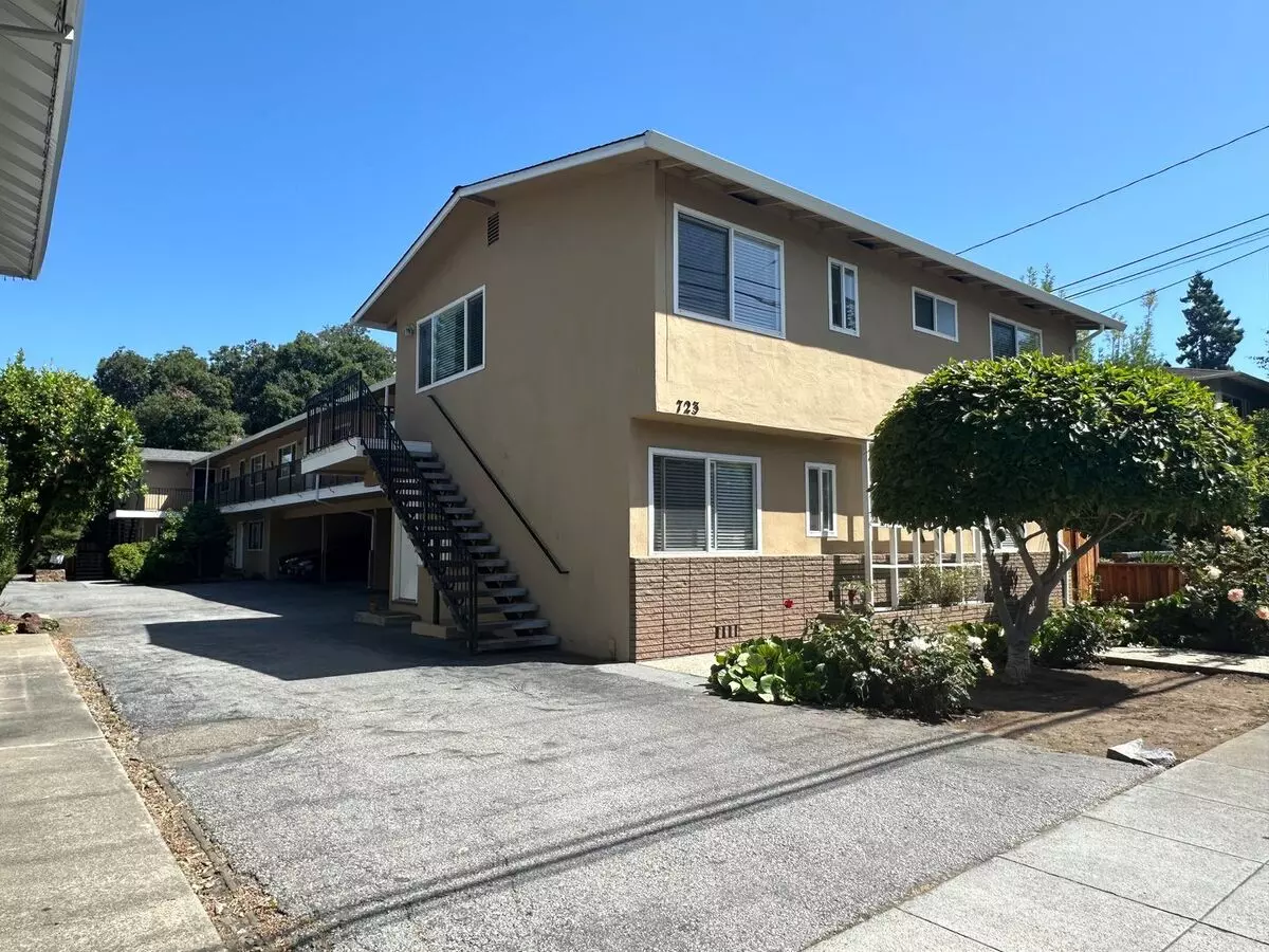 2 Beds • 1 Bath 5 floor plan