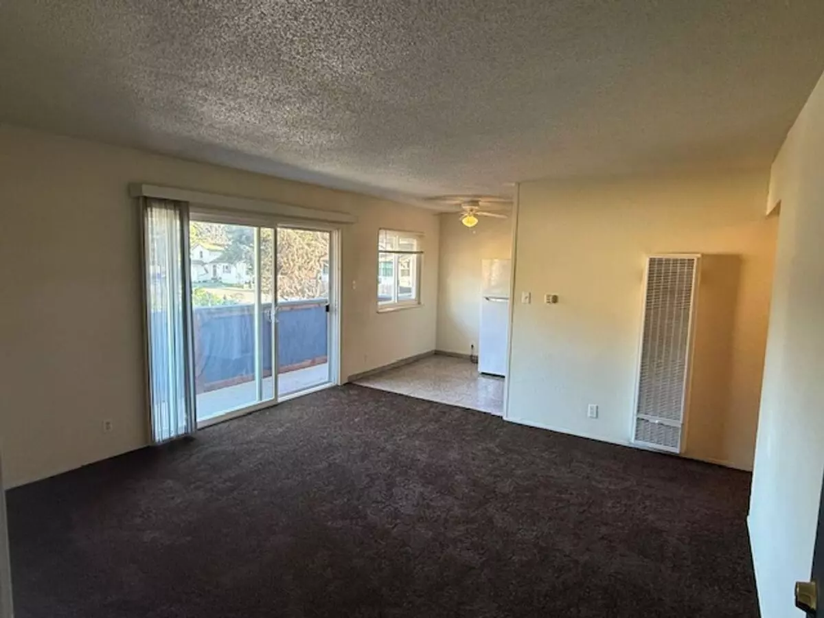 2BR/1BA floor plan