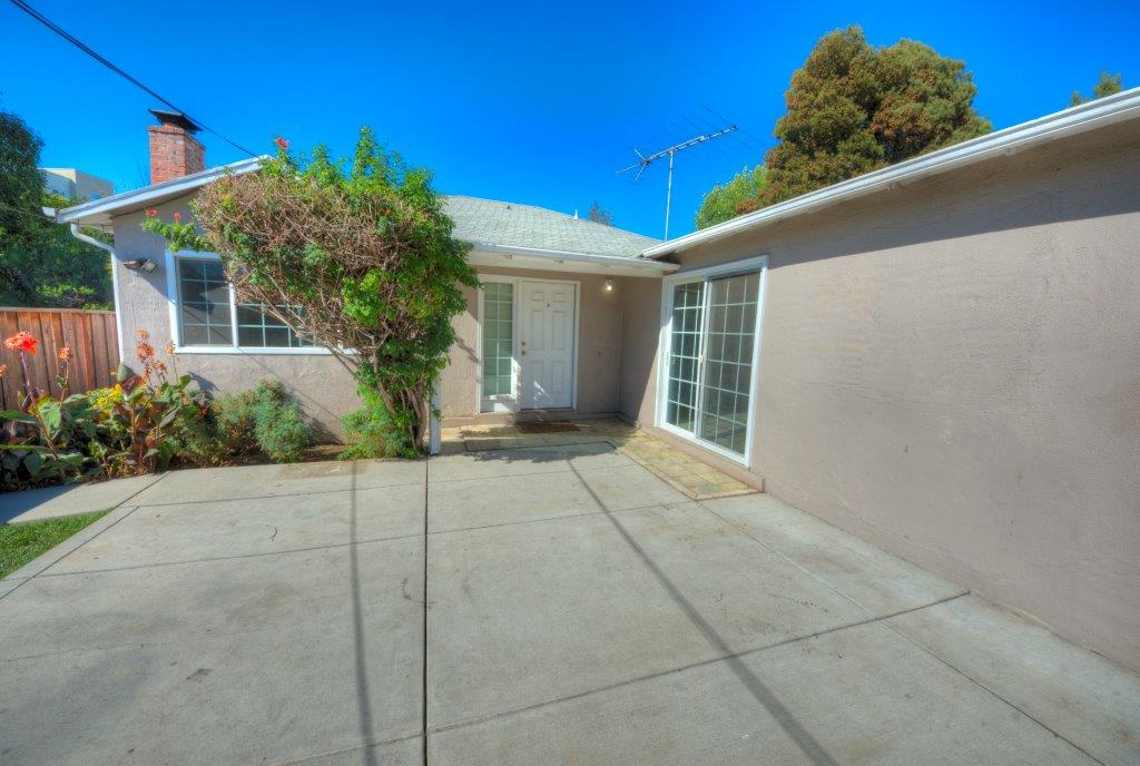 2 Beds • 1 Bath floor plan