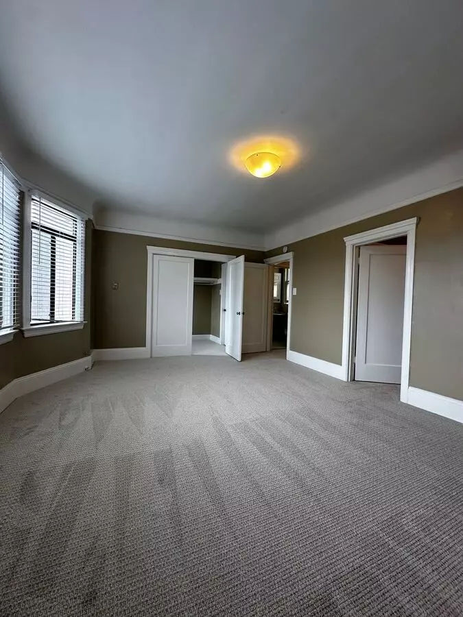1 Bed • 1 Bath 04 floor plan