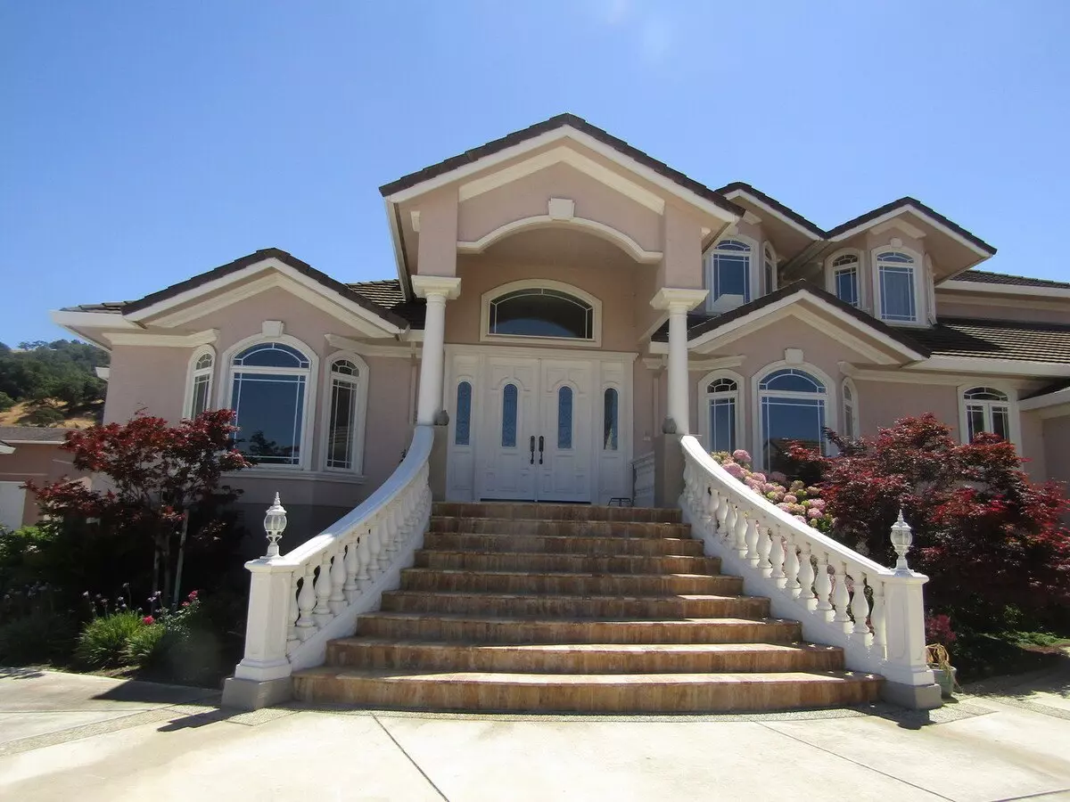 5 Beds • 4 Bath floor plan