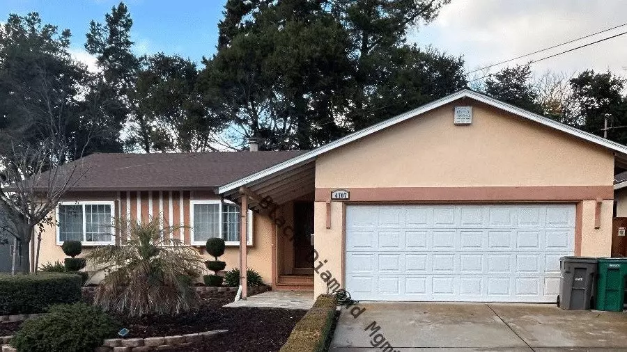 3 Beds • 2 Bath floor plan