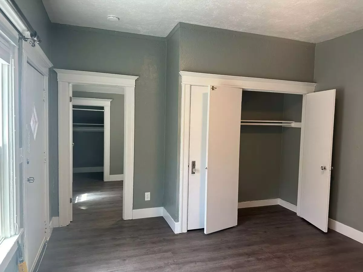 2 Beds • 1 Bath floor plan