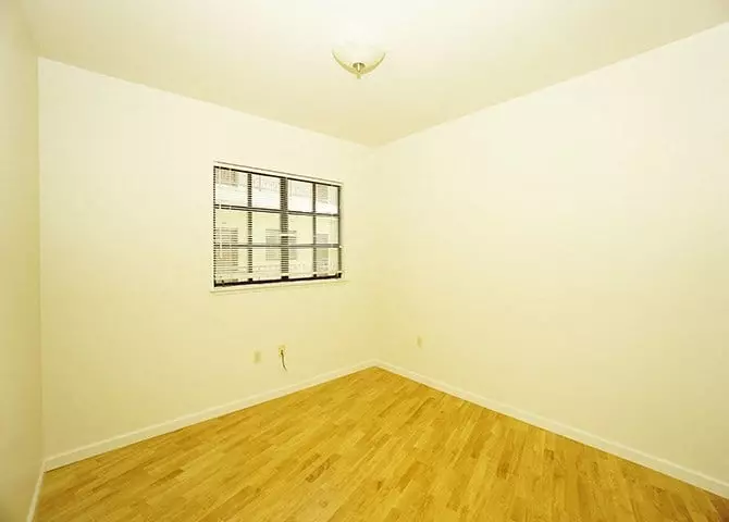 3 Beds • 2 Bath 406 floor plan