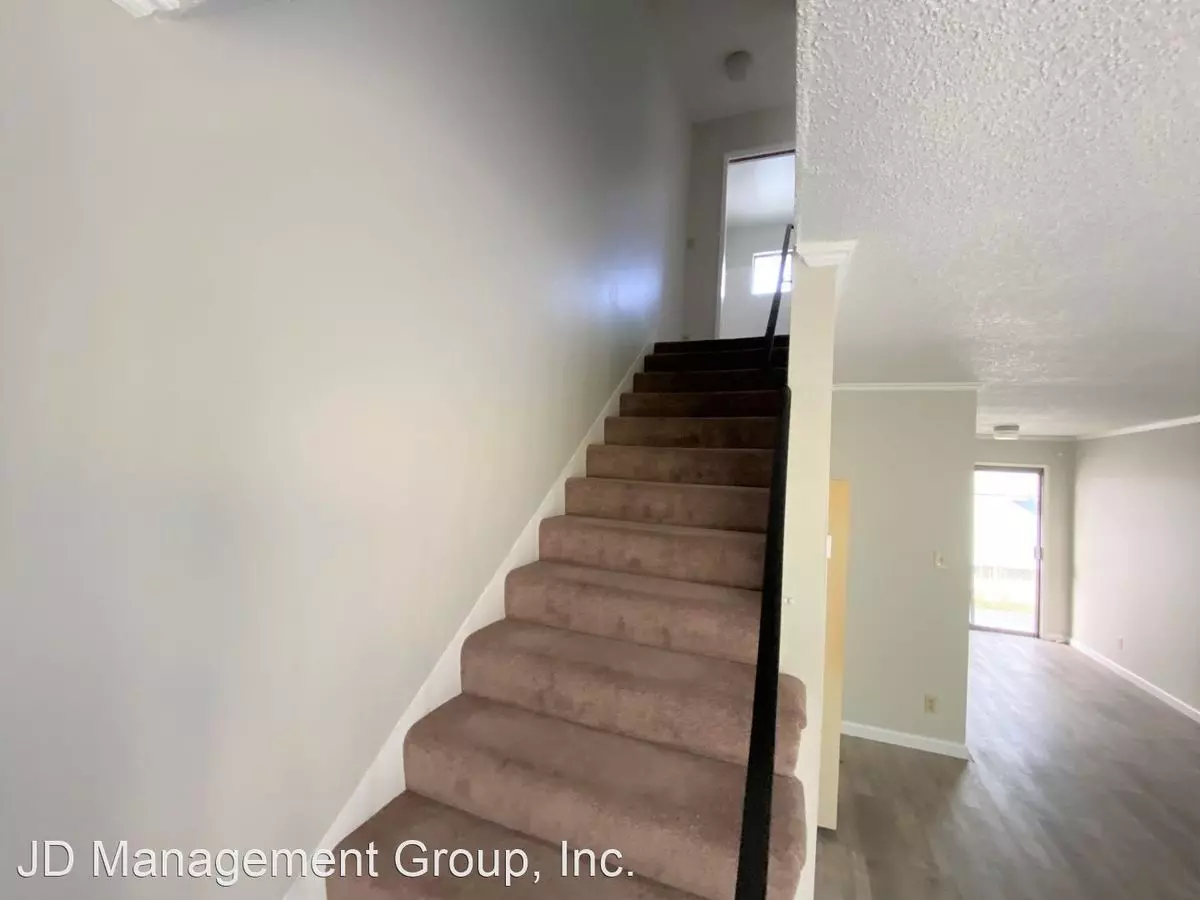2 Beds • 1 Bath 4 floor plan
